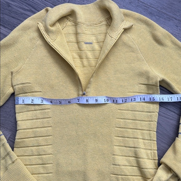 Lululemon | Lightning Bold 1/2 Zip in Heathered Soleil / Vapor Yellow Sz Small - Picture 10 of 15